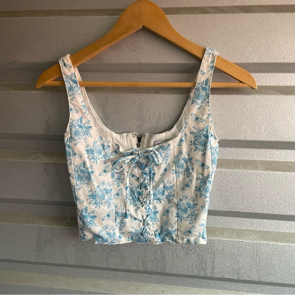 With Jean victoria corset in toile